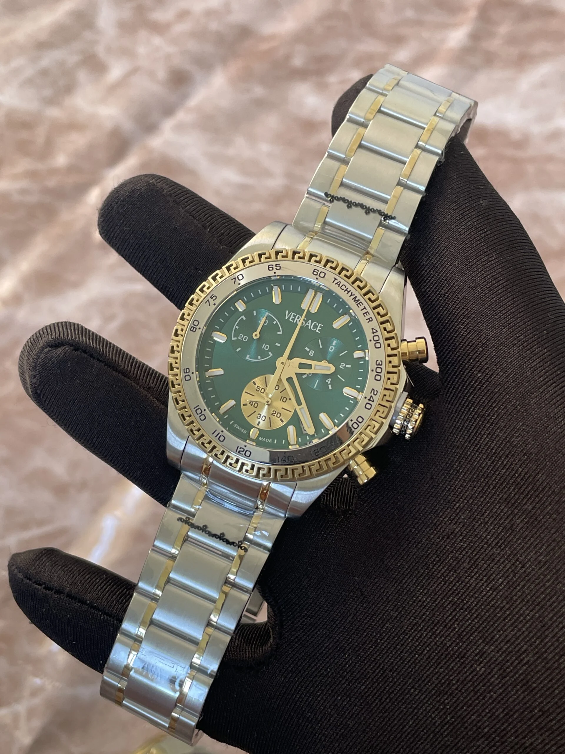 IMG_4123 Versace Greca Chrono Yeşil Kadran Two-Tone Erkek Kol Saati - Görsel 1
